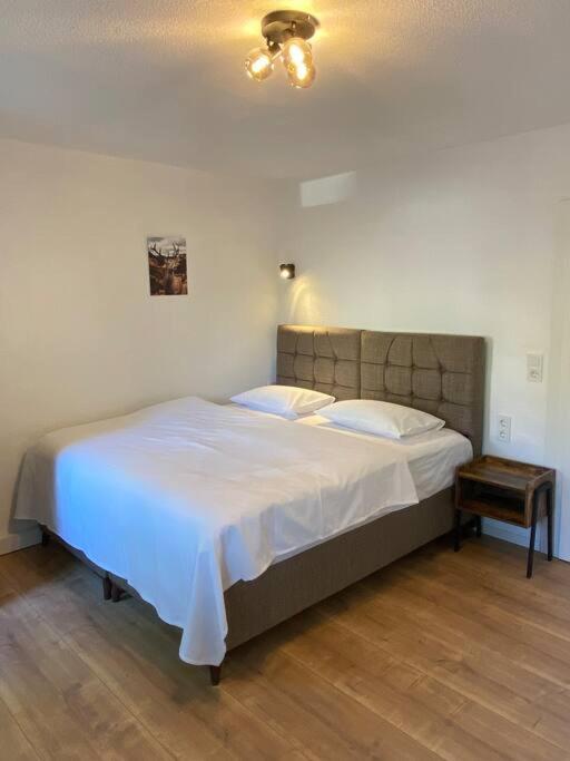 לודוויגסבורג Nisay Home - 3 Room Apartment - A1 מראה חיצוני תמונה