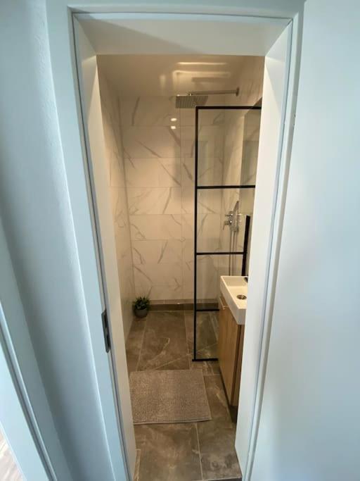 לודוויגסבורג Nisay Home - 3 Room Apartment - A1 מראה חיצוני תמונה